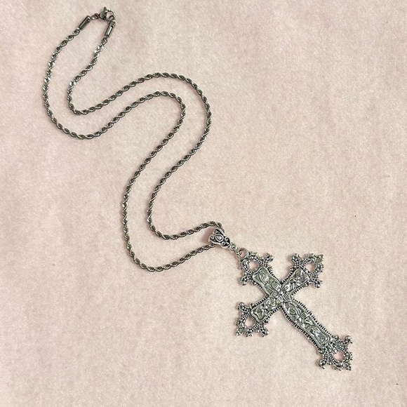 Gothic Cross Charm Necklace Floral Design Big Punk Goth Silver Tone - Picture 2 of 10